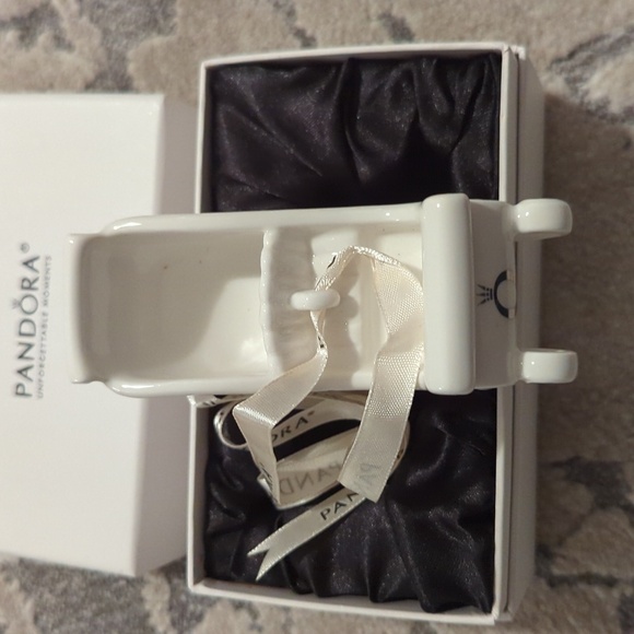 Pandora 2014 Sleigh Ornament, Original Box, Gilt Letters - Picture 6 of 8